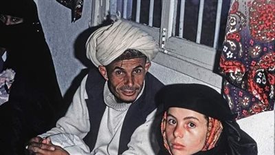 شيخ القبيلة وبناته الخمسة