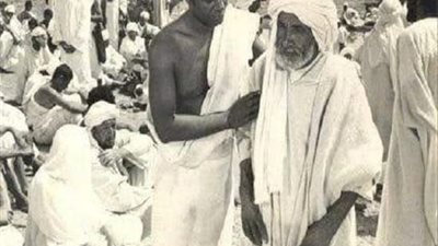 وبينما سيدنا بلال يؤذن لصلاة الظهر