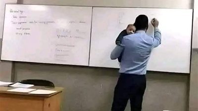 في المحاضرة بعصبية