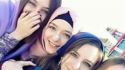 العطار والسبع بنات