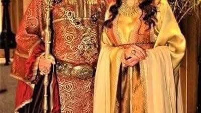 يحكي ان احد الملوك زوج ولده ثلاث مرات