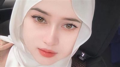 امرأة تبرعت بعينيها لزوجها