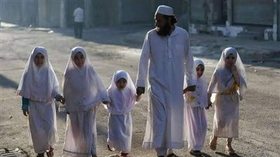 اب ټوفيت زوجته ولديه خمس بنات