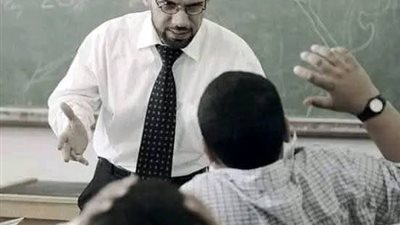 ضړب المدرس تلميذا لسوء سلوكه