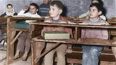 التلميذ وامه