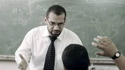 ضړب المدرس تلميذا لسوء سلوكه