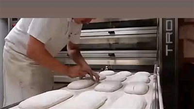 قصة شب بيشتغل في المخبز